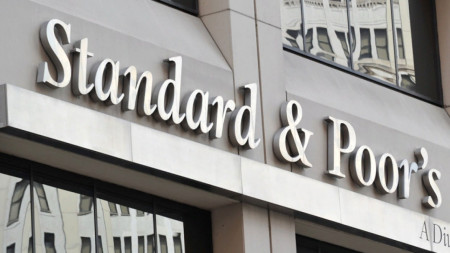 "S&P Global Ratings" халқаро рейтинг агентлиги Халқ банки кредит рейтингини туширди